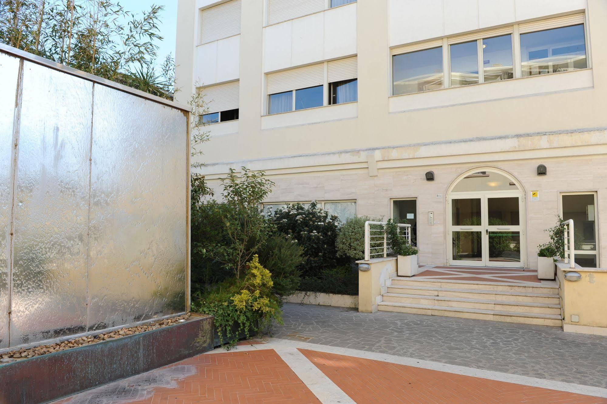 Lux Appartamenti Řím Exteriér fotografie